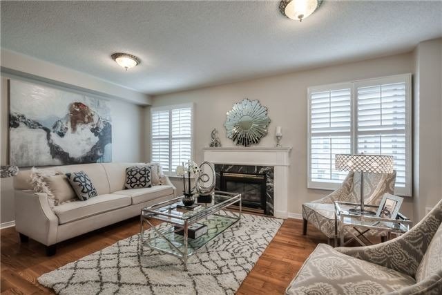 8 Coburg Cres
