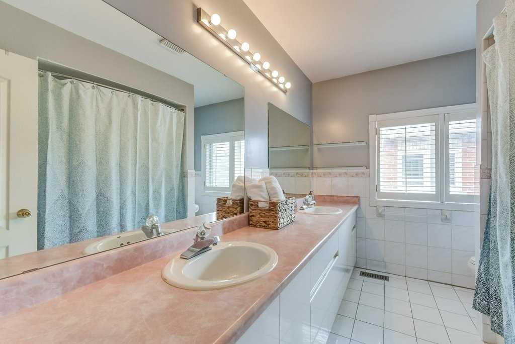 116 Grey Alder Ave, Richmond Hill