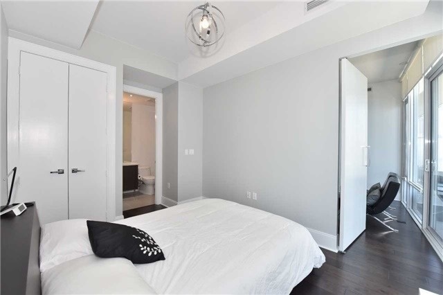 29 Queens Quay E #616