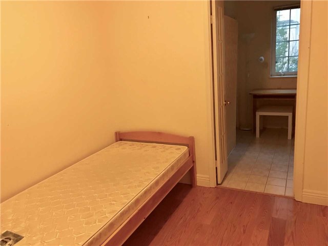 28 Sommerset Way #1520