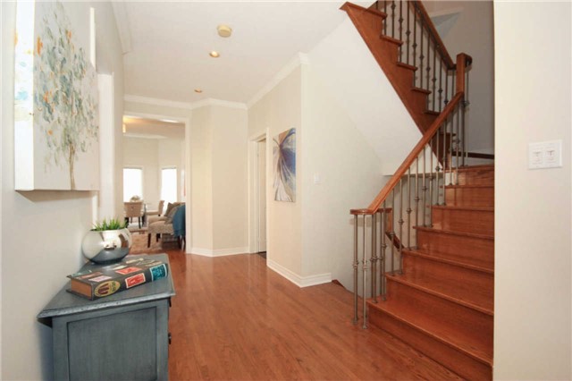 9 Kinney Gate