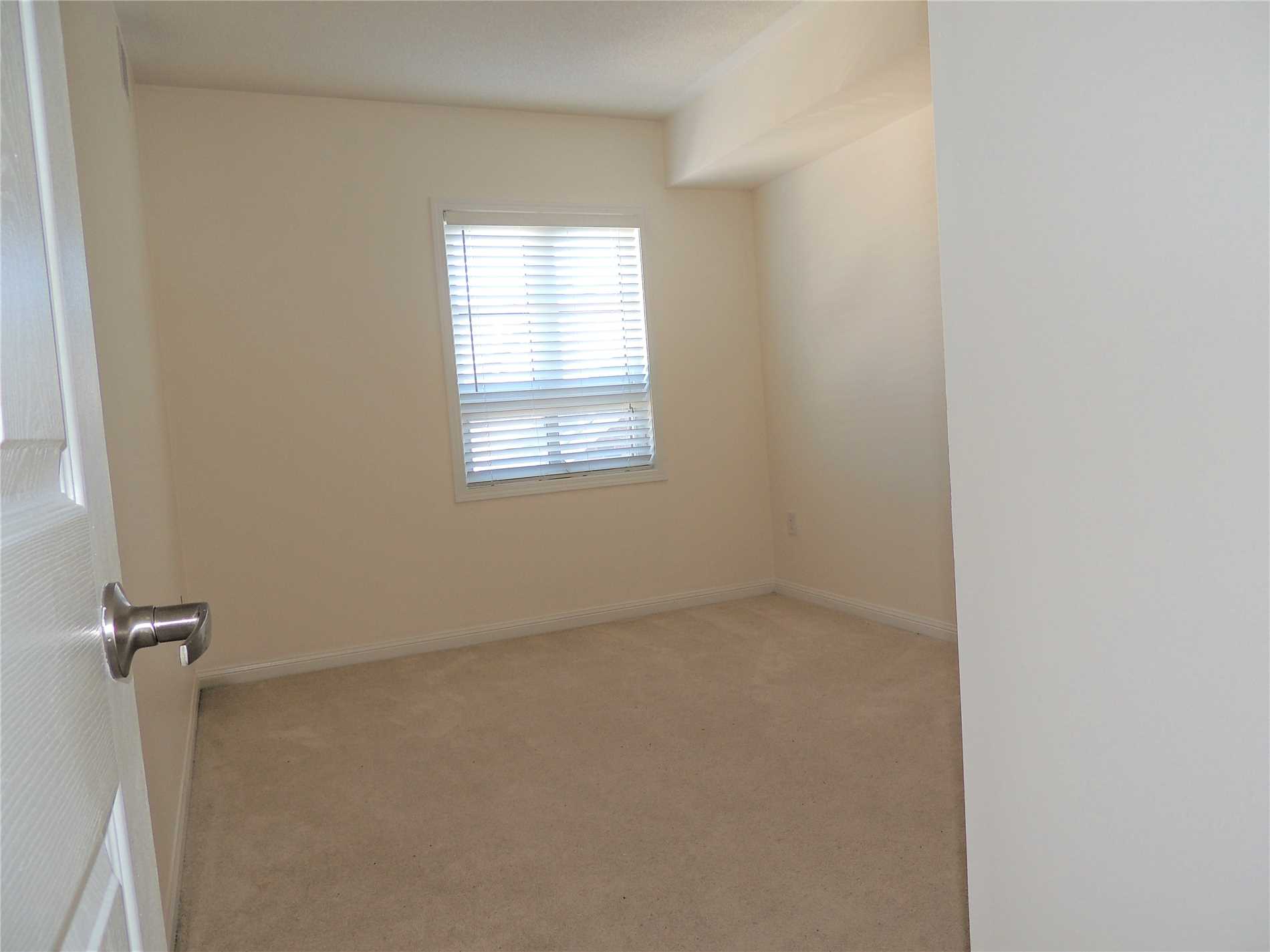 60 Baycliffe Cres, #303