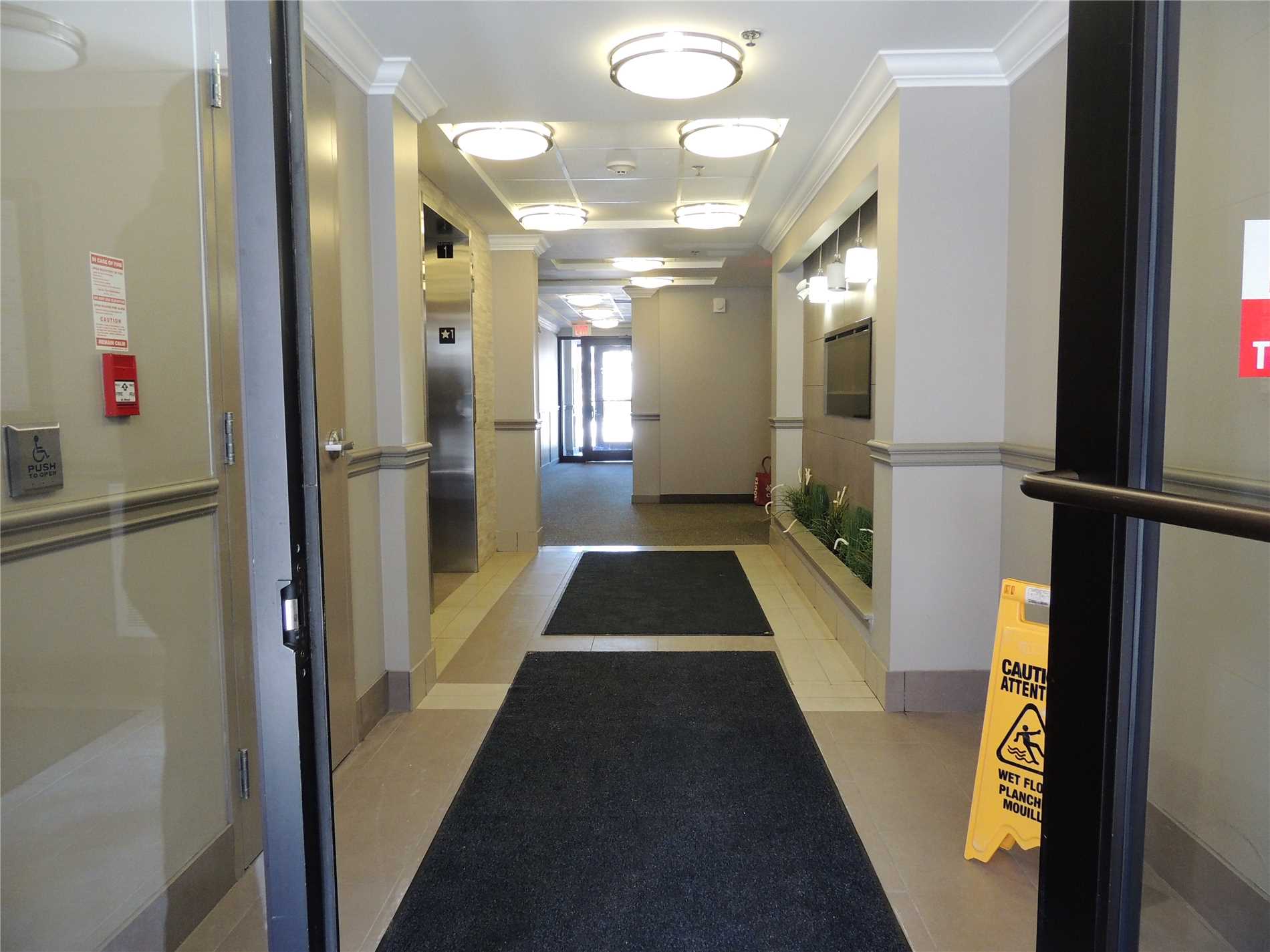 60 Baycliffe Cres, #303