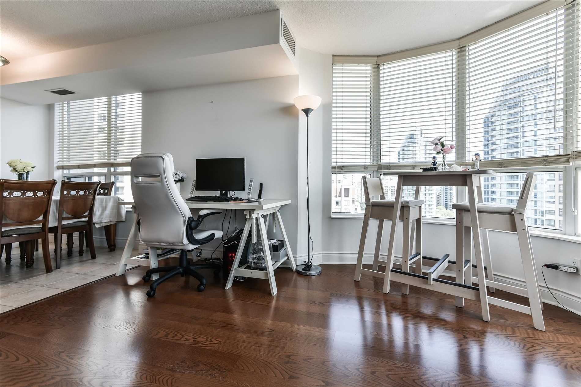 10 Northtown Way #1812