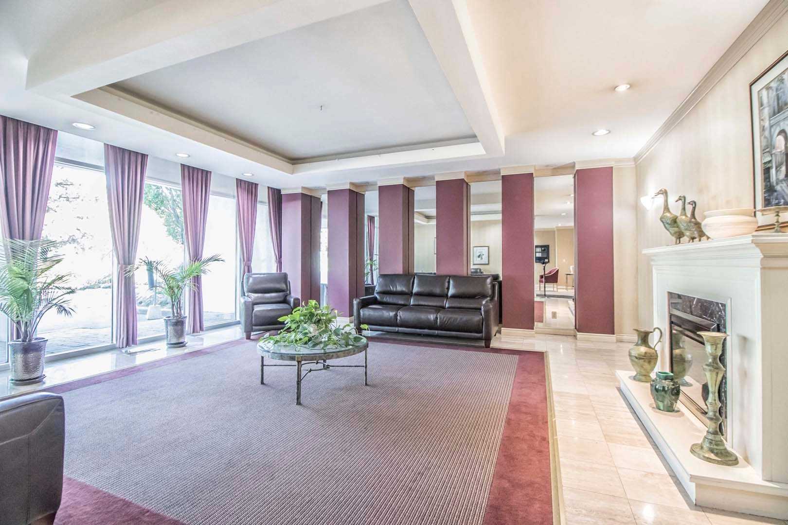 Listing W4546392 - Large Photo # 2
