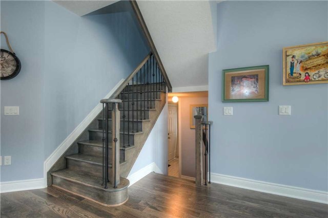 1089 Upper Thames Dr