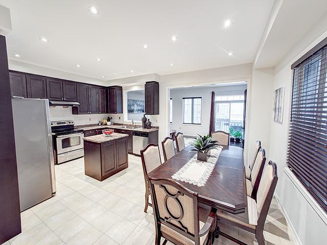 1248 Blencowe Cres