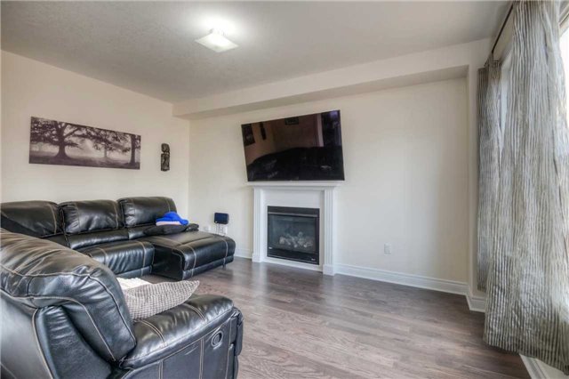 1089 Upper Thames Dr