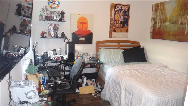 11 Robert Wilson Cres