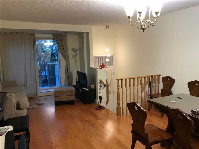 28 Sommerset Way #1520