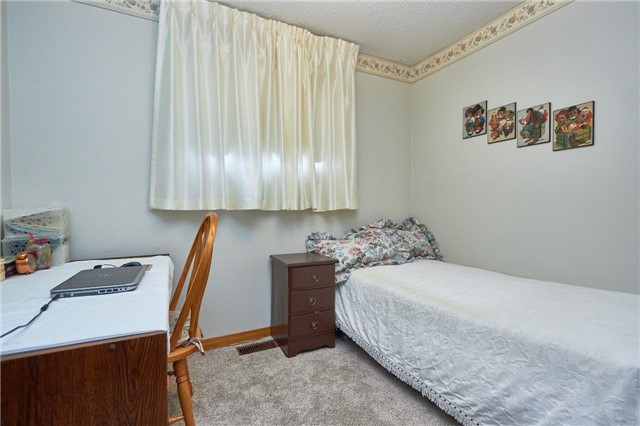 944 William Booth Cres