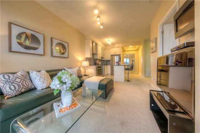 9090 Yonge St, #201B