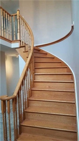 8 Millcroft Way