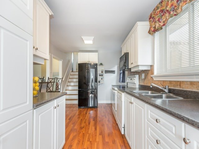 Listing W3958945 - Large Photo # 2