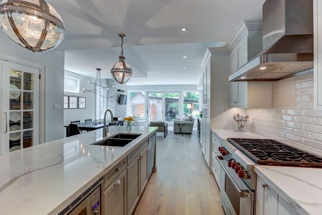 84 Blantyre Ave