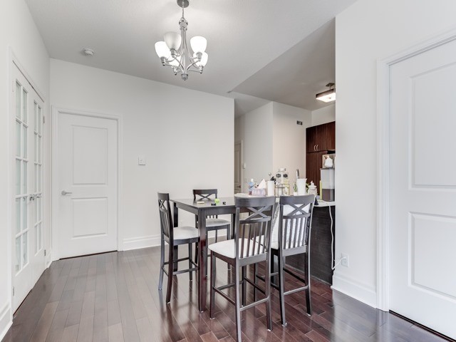 1 Upper Duke Cres, #110