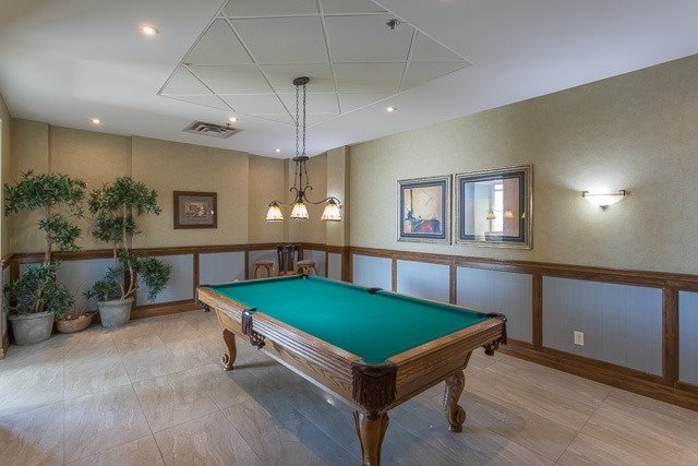 88 Palace Pier Crt, #906