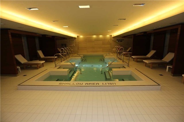 29 Queens Quay E #616