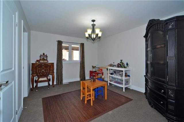 39 Lilly Valley Cres