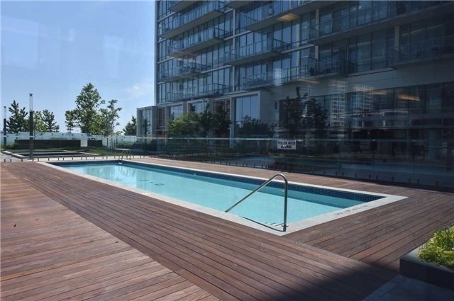 29 Queens Quay E #616