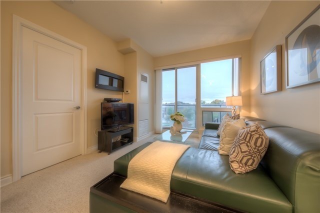 9090 Yonge St, #201B