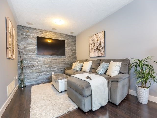 Listing W3987156 - Large Photo # 5