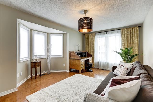Listing W4007329 - Large Photo # 11