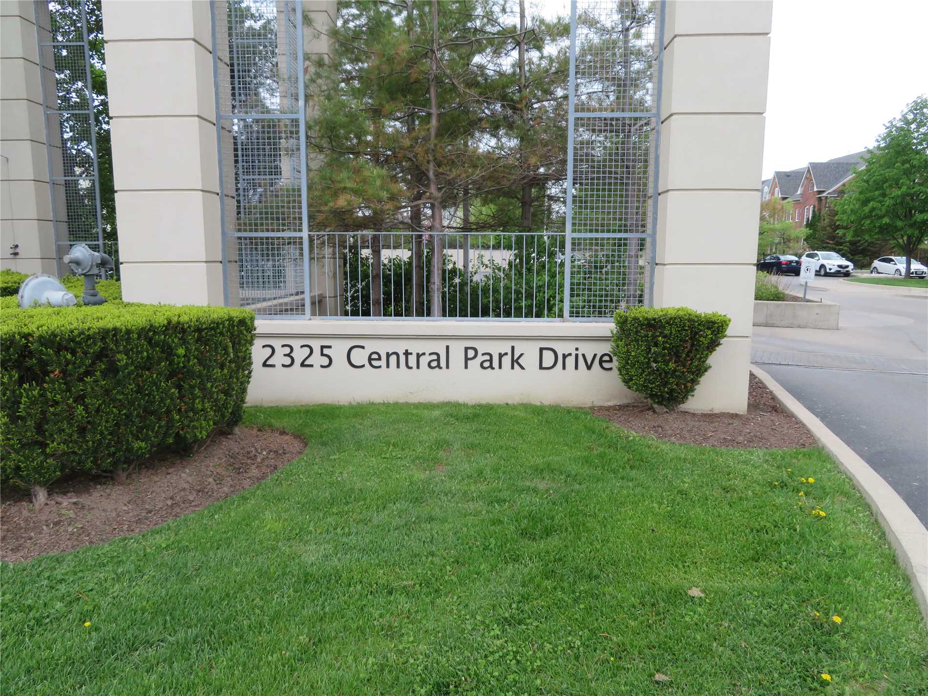 2325 Central Park Dr, #1001