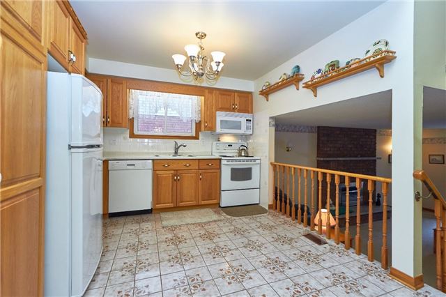 944 William Booth Cres