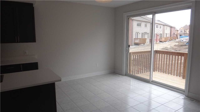 11 Robert Wilson Cres