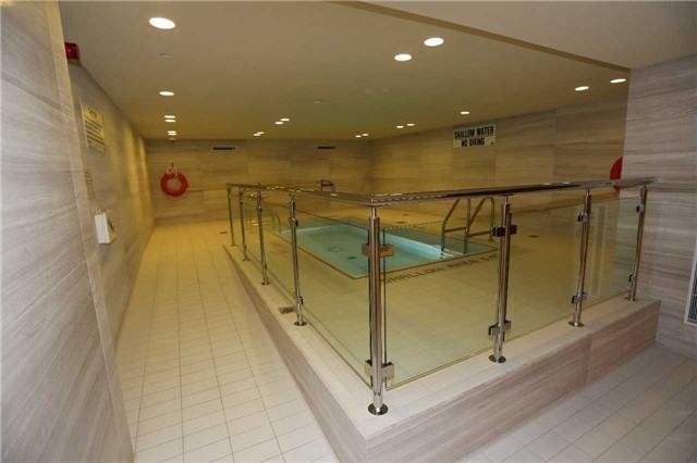 29 Queens Quay E #616