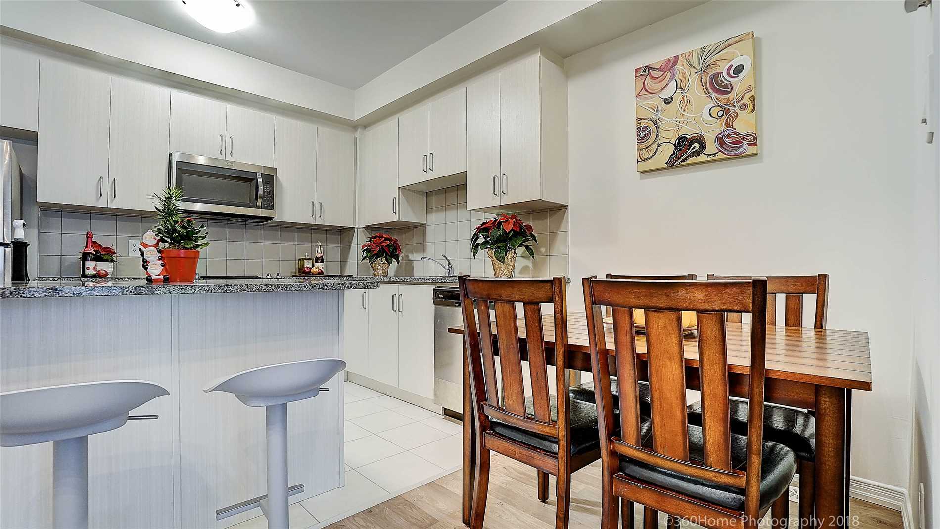 11 Applewood Lane, #112