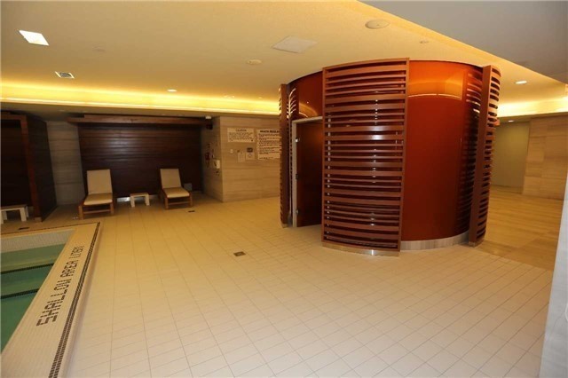 29 Queens Quay E #616