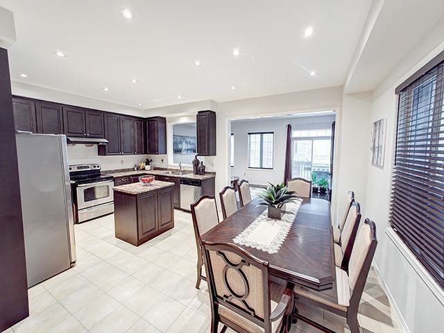 1248 Blencowe Cres