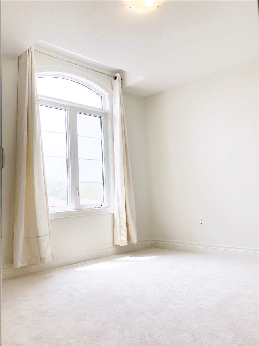 132 Meadow Vista Cres