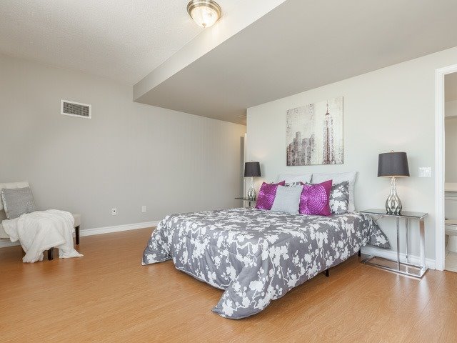 Listing W4204560 - Large Photo # 14