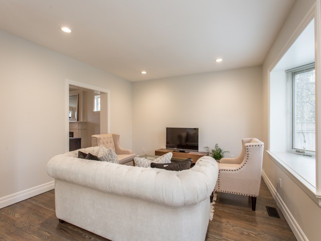 90 Esgore Dr