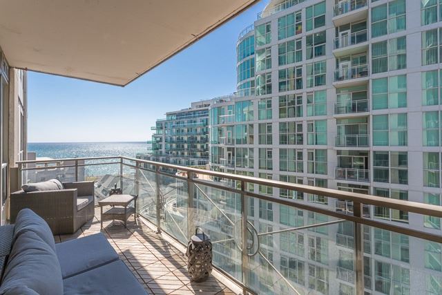 88 Palace Pier Crt, #906