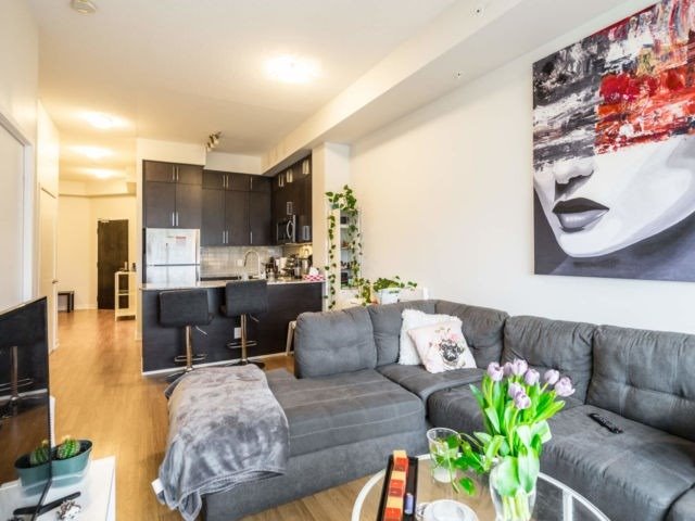 840 Queen's Plate Dr, #1003