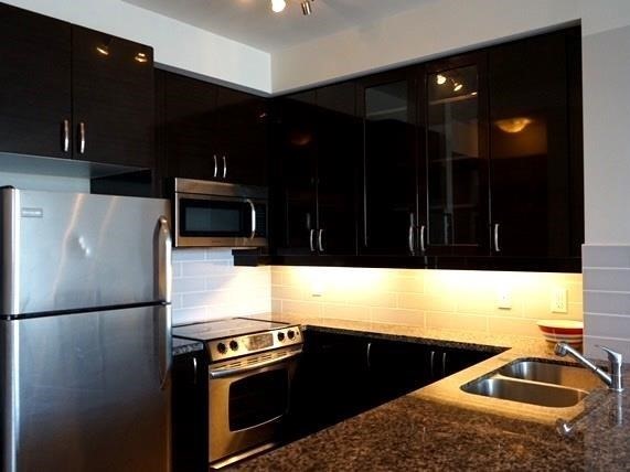 151 Upper Duke Cres, #1001