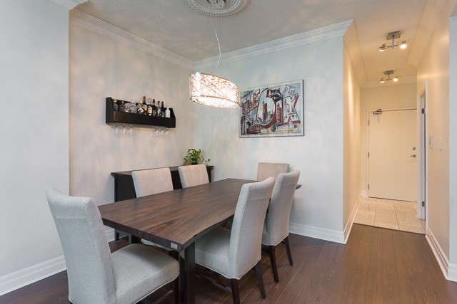 88 Palace Pier Crt, #906