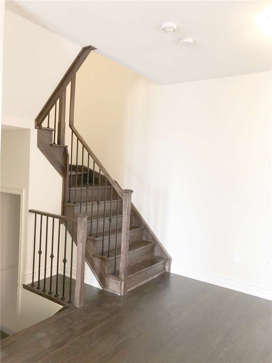 132 Meadow Vista Cres