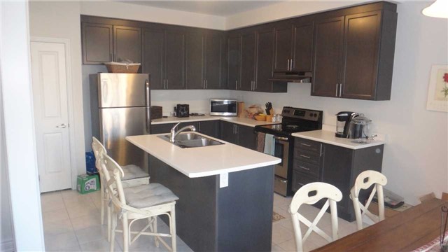 11 Robert Wilson Cres