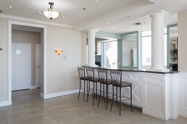 88 Palace Pier Crt, #906