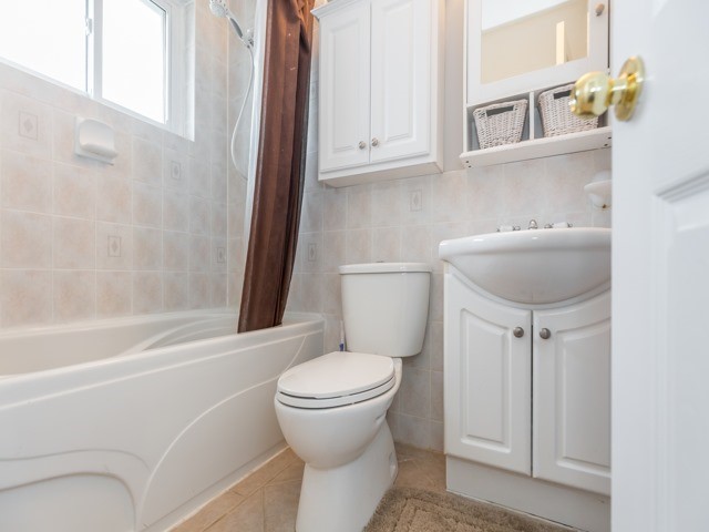 Listing W3958945 - Large Photo # 13