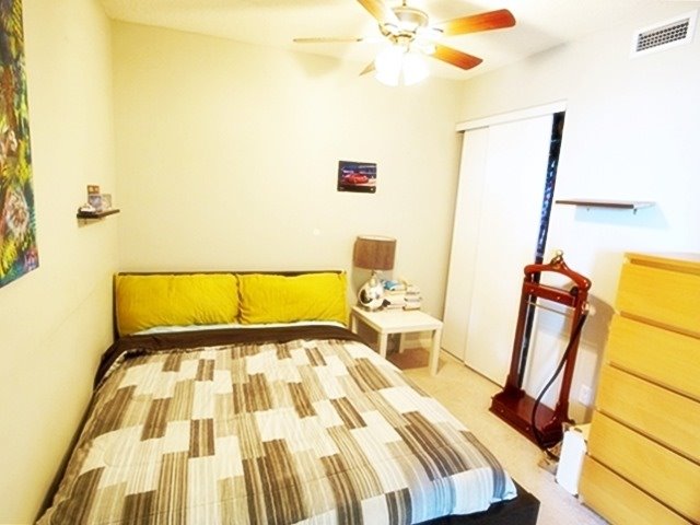 230 Queens Quay W #327