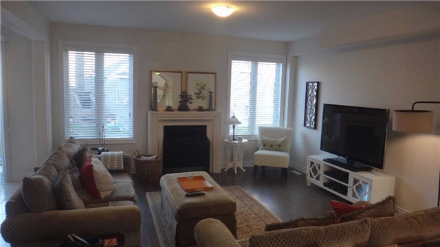 11 Robert Wilson Cres