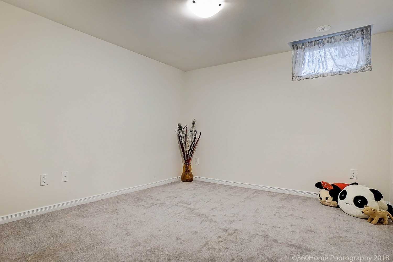11 Applewood Lane, #112