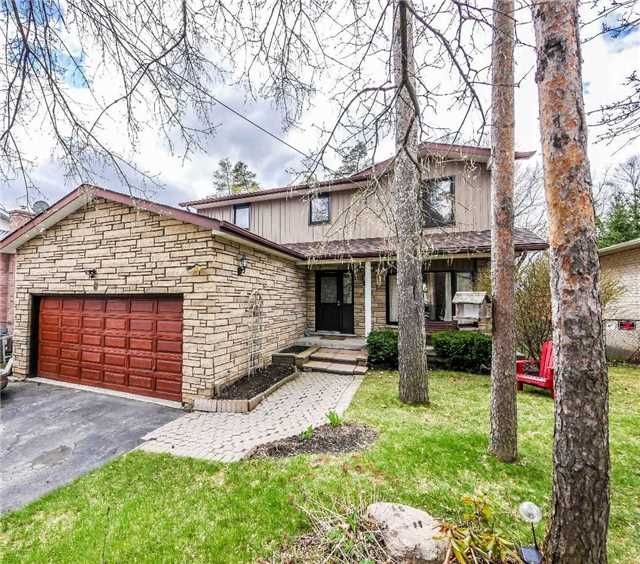 6 Hollis Cres