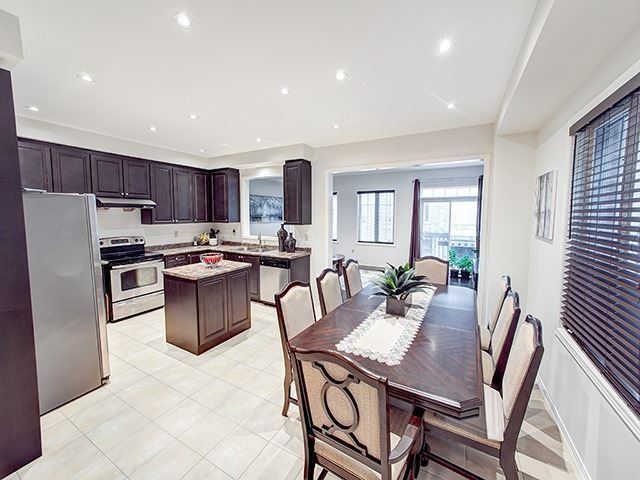 1248 Blencowe Cres